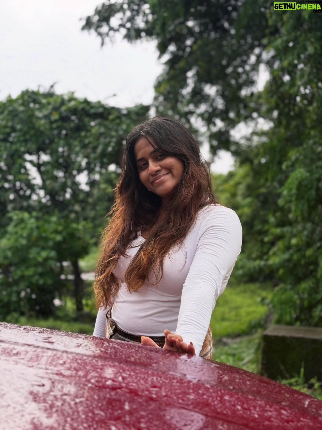 Shivani Surve - 58.3K Likes - Every time we plan a getaway… she “accidentally” packs her bag @tanvi.surve how do you even manage that every time 😘😝🫶🏻 
@ajinkya_nanaware  any idea who’s giving her hints 😝❤️