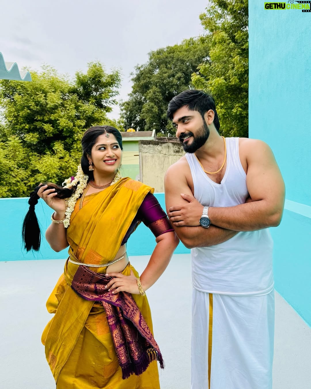 Shobanaa Uthaman - 24.7K Likes - Did you like our version of Kotta Pakkum?? 🙈🥰🫶🏻 @itisshobanaa @sameer_starboy #poongratruthirumbuma