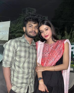Shona Gupta Instagram - 🫀🌍🪬 @shonagupta1706