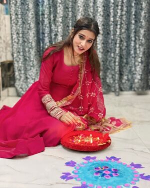Shona Gupta Instagram - 💜Diwali celebrate🪔🔥 @shonagupta1706
#post #photooftheday #photography #viral #instagood #instagram #india #love #shootpentax #photoshoot