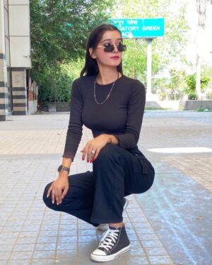 Shona Gupta Instagram - 🖤🔥 
@shonagupta1706 

.
.
#modeling #lightdesign #fashionmodel #fashionmodel #lifestyle #lifequotes #instagood #fashion