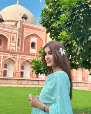Shona Gupta Instagram - 🦋🌸 @shonagupta1706