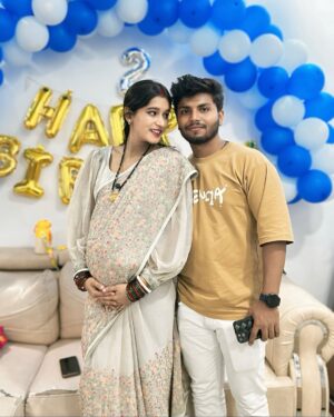Shona Gupta Instagram - Matching smiles, matching dreams 💫🌎♥️🧿 @shonagupta1706
.
.
.
#CoupleGoals #MomToBe #DadToBe #PregnancyGlow #SareeLove #FamilyCelebration #MaternityMagic
#LoveInEveryFrame #2ndBirthdayVibes #DesiVibes #IndianStyle #CelebrationMood
#BabyBumpStyle #ParenthoodJourney #InstaLove #AestheticVibes #CouplePortrait
#TraditionalElegance #BalloonsAndLove #happymoments