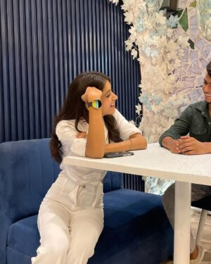 Shona Gupta Instagram - Random🤍 @shonagupta1706
.
.
.
#post #photoshoot #viral #fashionstyle #whitelove #random #moda #light