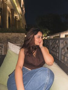 Singer Shraddha Sharma HD Photos and Wallpapers October 2025