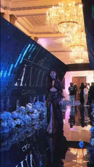 Shreya Jaiswal Instagram - When elegance and grandeur meet finance, that too in Dubai…

Such a lovely evening at the launch of @anaxcapitalfm along with the warmth by @tabinda.sanpal and @satish.sanpal

Looking forward to see their financial journey unlock in UAE 👀

[UAE, India, Dubai, SCA, financial markets, international markets, forex, Sonu Nigam, tiger Shroff, Nora fatehi, event, finance, palazzo versace]