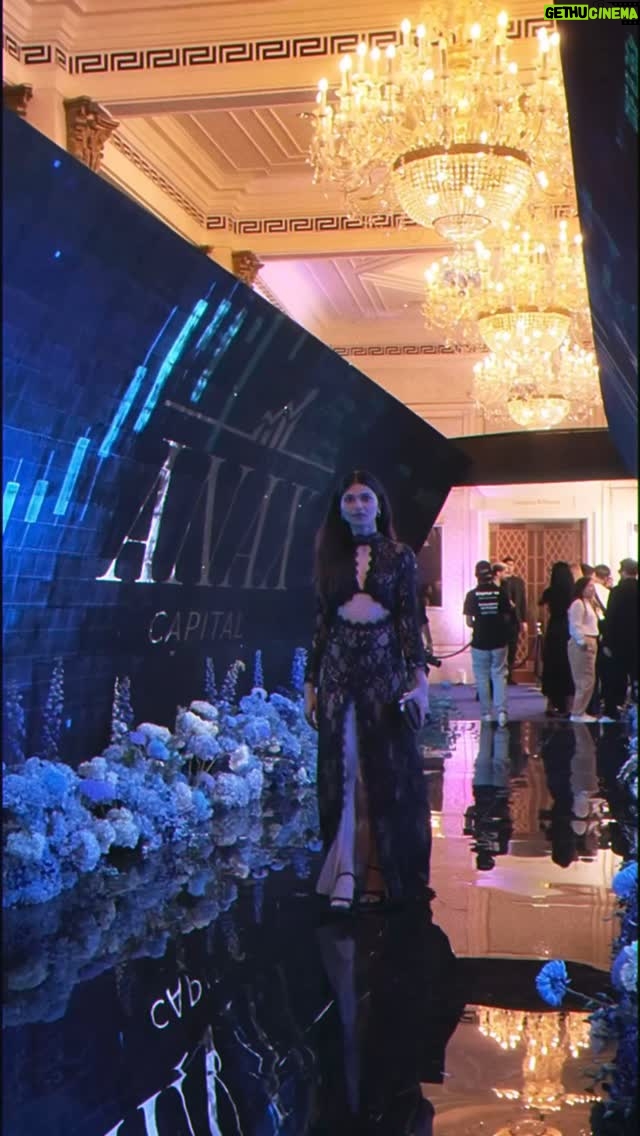 Shreya Jaiswal - 2.2K Likes - When elegance and grandeur meet finance, that too in Dubai…

Such a lovely evening at the launch of @anaxcapitalfm along with the warmth by @tabinda.sanpal and @satish.sanpal

Looking forward to see their financial journey unlock in UAE 👀

[UAE, India, Dubai, SCA, financial markets, international markets, forex, Sonu Nigam, tiger Shroff, Nora fatehi, event, finance, palazzo versace]