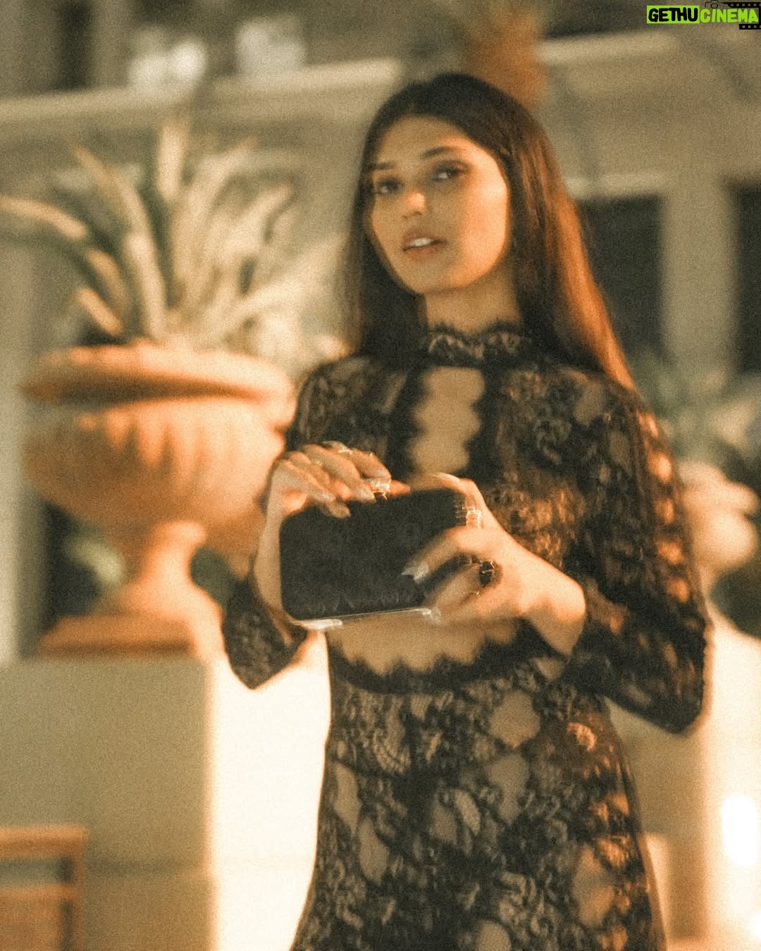 Shreya Jaiswal - 9.4K Likes - Time stood still…

[india, Mumbai, Dubai, UAE, cocktail, gown, launch event, photodump, photoshoot, black gown, photo inspiration, outfit inspiration]