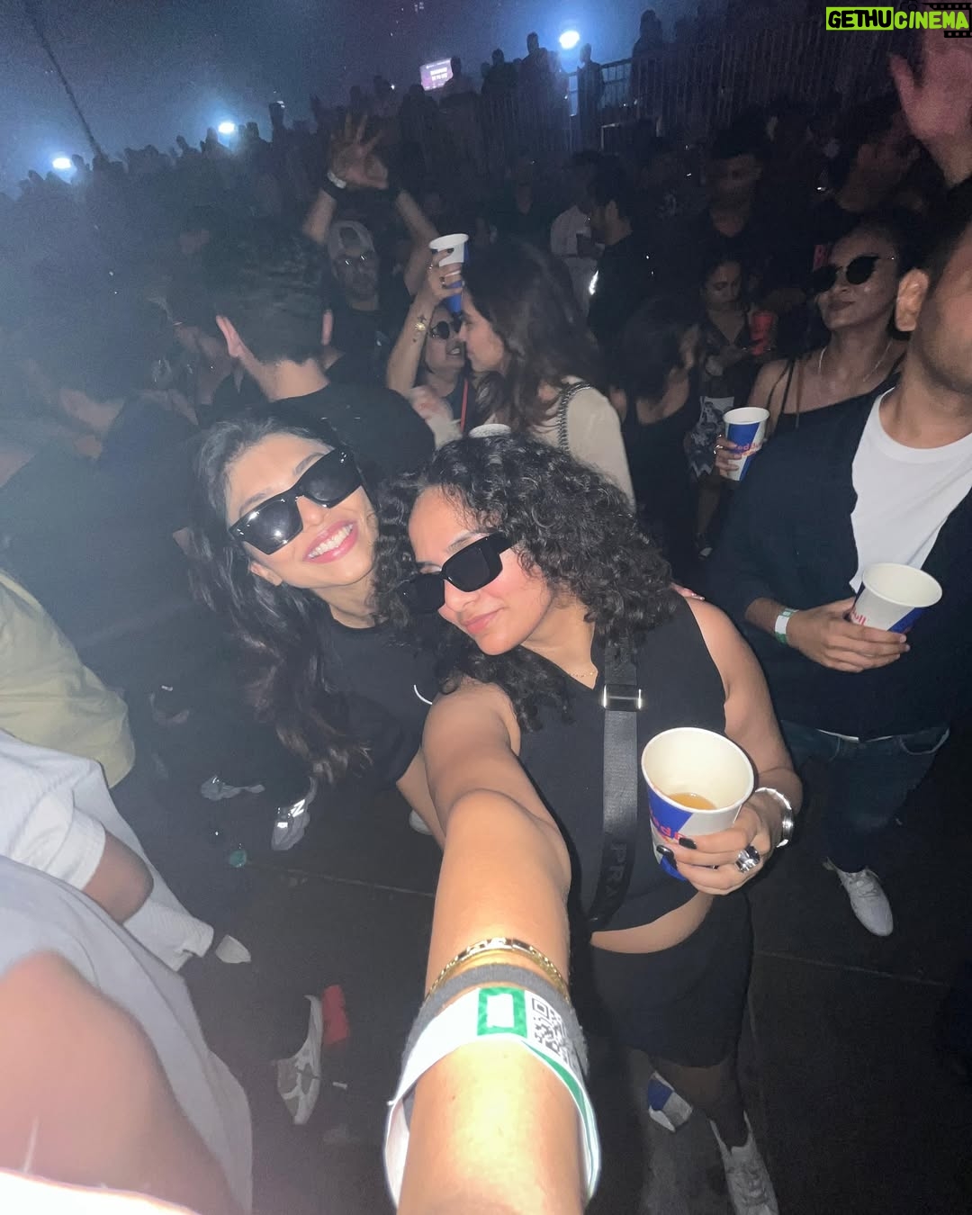 Shreya Jaiswal - 3.5K Likes - Those who know they know 😏

#sunburn #thosewhoknowtheyknow #rave #raverscommunity #rave2025 #goomgum #goomgummusic