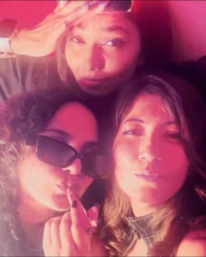 Shreya Jaiswal Instagram - Those who know they know 😏
#sunburn #thosewhoknowtheyknow #rave #raverscommunity #rave2025 #goomgum #goomgummusic