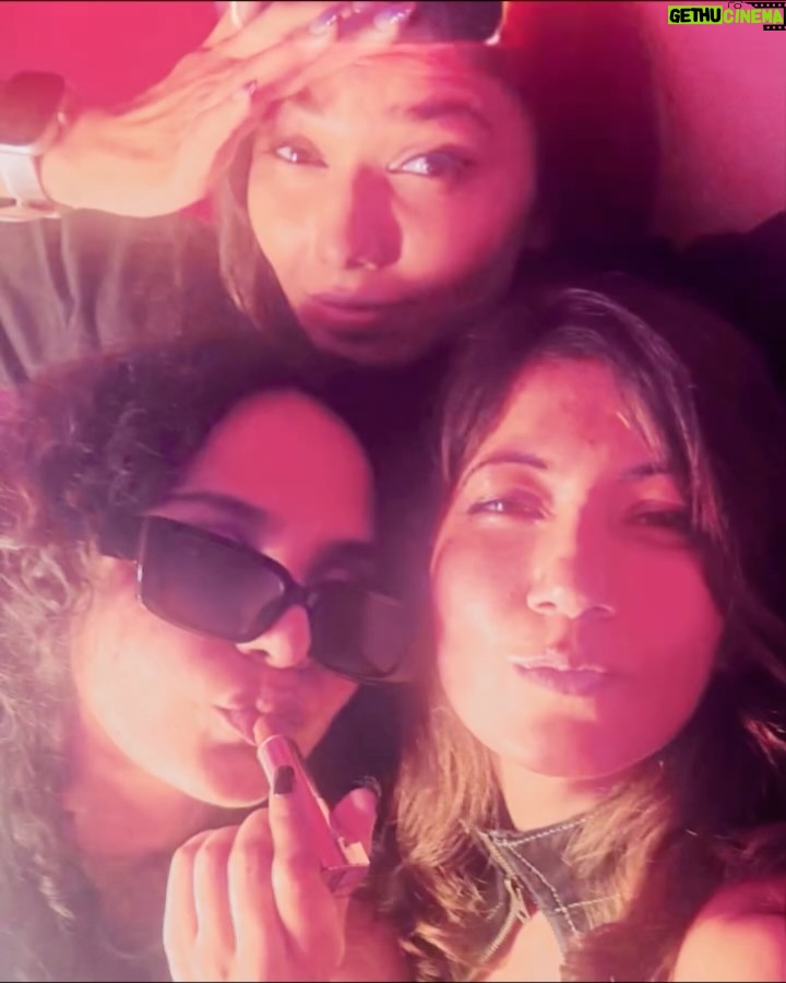 Shreya Jaiswal - 3.5K Likes - Those who know they know 😏

#sunburn #thosewhoknowtheyknow #rave #raverscommunity #rave2025 #goomgum #goomgummusic