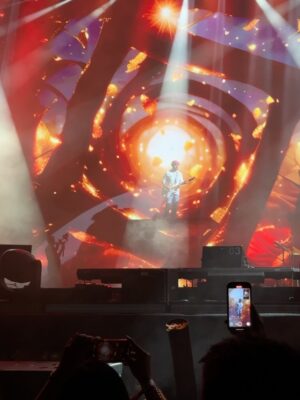Shreya Jaiswal Instagram - I never wanted to attend this concert.
Just because I thought the single - overly - bollywoody - romantic me wouldn’t make through it without crying over @arijitsingh songs.
But then, just look at me!
I think what they say is true…
Who needs guys when you’ve got your girl around ♥️
Special thanks to @ajay_stockgro for literally “FORCING” me to attend this one 👀