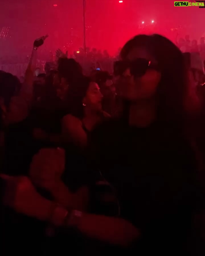 Shreya Jaiswal - 3.5K Likes - Those who know they know 😏

#sunburn #thosewhoknowtheyknow #rave #raverscommunity #rave2025 #goomgum #goomgummusic