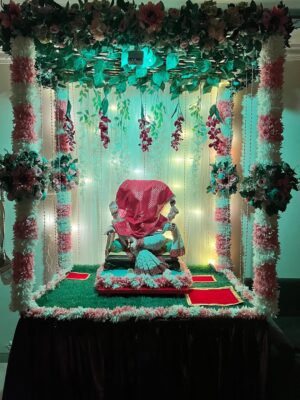 Shreya Jaiswal Instagram - Until next time…
And before it gets too late posting about this time 🥹🫶🏼
#ganeshchaturthi2025 #ganpati #festive