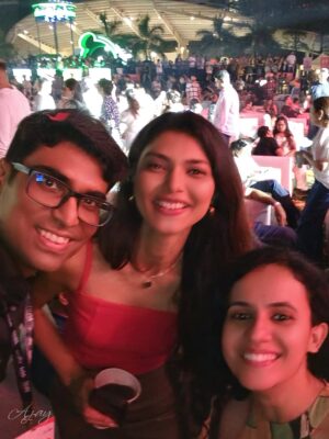 Shreya Jaiswal Instagram - I never wanted to attend this concert.
Just because I thought the single - overly - bollywoody - romantic me wouldn’t make through it without crying over @arijitsingh songs.
But then, just look at me!
I think what they say is true…
Who needs guys when you’ve got your girl around ♥️
Special thanks to @ajay_stockgro for literally “FORCING” me to attend this one 👀