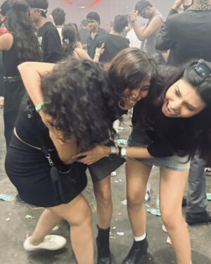 Shreya Jaiswal Instagram - Those who know they know 😏
#sunburn #thosewhoknowtheyknow #rave #raverscommunity #rave2025 #goomgum #goomgummusic