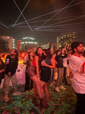 Shreya Jaiswal Instagram - I never wanted to attend this concert.
Just because I thought the single - overly - bollywoody - romantic me wouldn’t make through it without crying over @arijitsingh songs.
But then, just look at me!
I think what they say is true…
Who needs guys when you’ve got your girl around ♥️
Special thanks to @ajay_stockgro for literally “FORCING” me to attend this one 👀