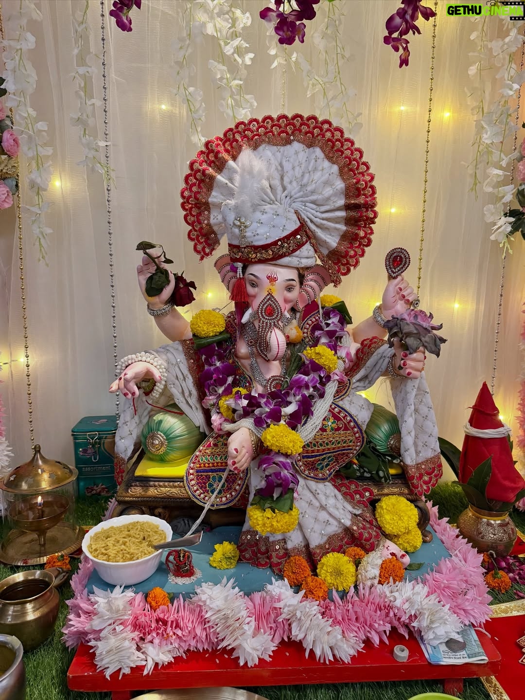 Shreya Jaiswal - 1.8K Likes - Until next time…
And before it gets too late posting about this time 🥹🫶🏼

#ganeshchaturthi2025 #ganpati #festive