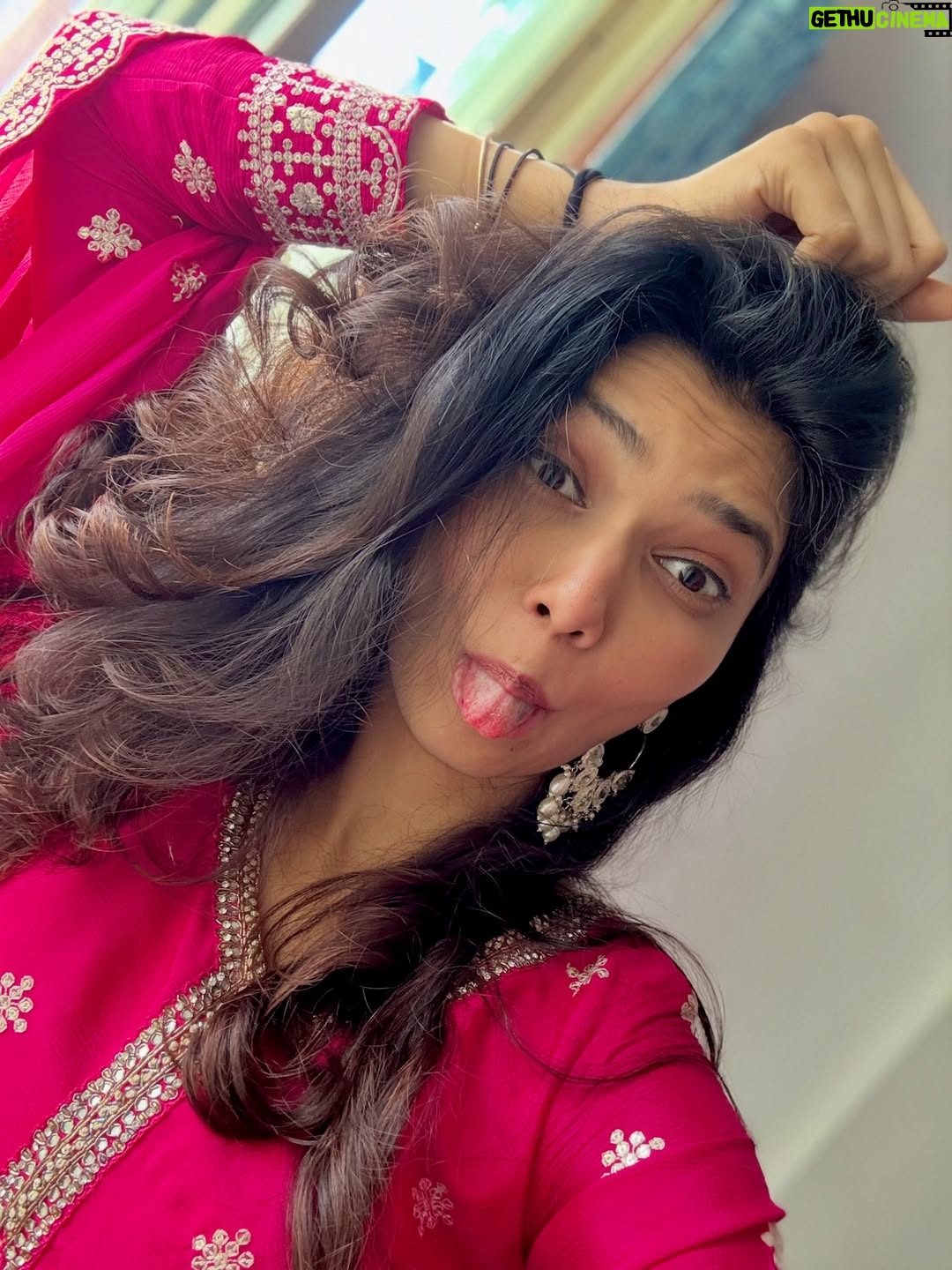 Shreya Jaiswal - 1.8K Likes - Until next time…
And before it gets too late posting about this time 🥹🫶🏼

#ganeshchaturthi2025 #ganpati #festive