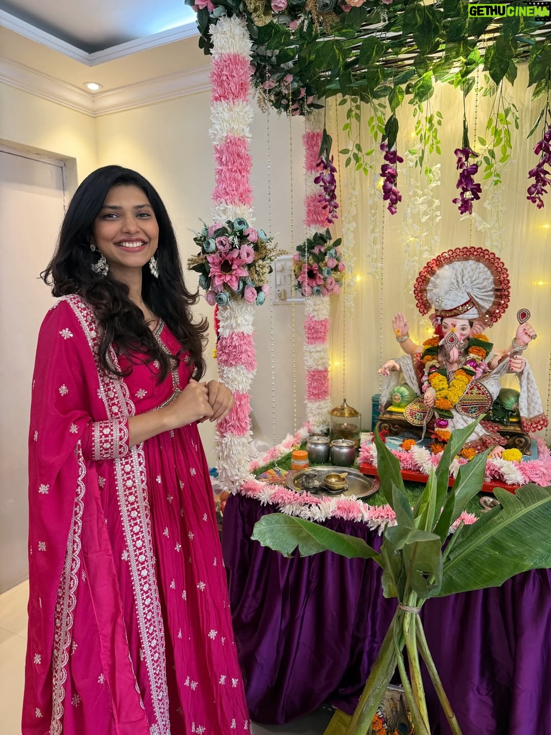 Shreya Jaiswal - 1.8K Likes - Until next time…
And before it gets too late posting about this time 🥹🫶🏼

#ganeshchaturthi2025 #ganpati #festive