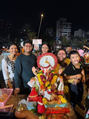 Shreya Jaiswal Instagram - Until next time…
And before it gets too late posting about this time 🥹🫶🏼
#ganeshchaturthi2025 #ganpati #festive