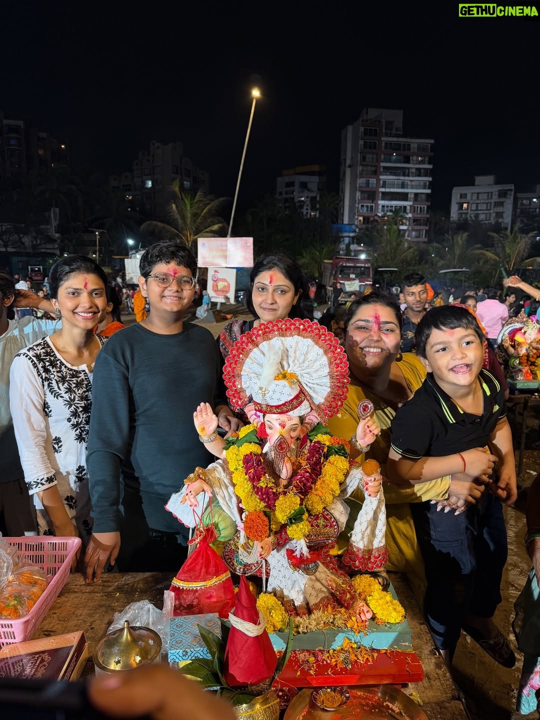 Shreya Jaiswal - 1.8K Likes - Until next time…
And before it gets too late posting about this time 🥹🫶🏼

#ganeshchaturthi2025 #ganpati #festive