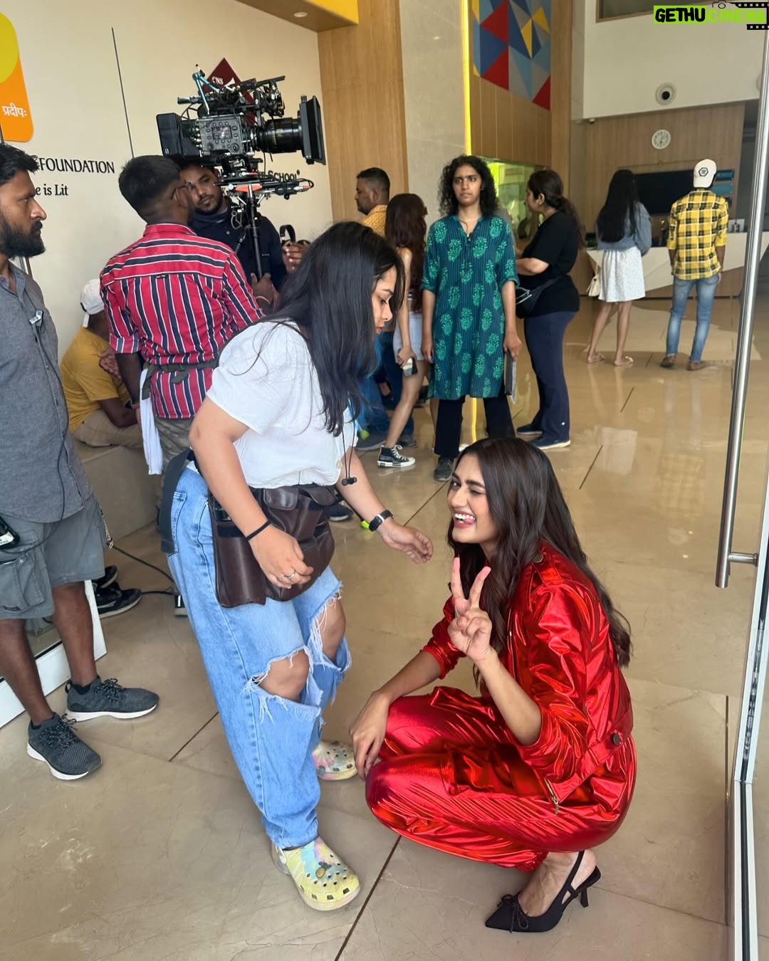 Shreya Shanker - 1.3K Likes - Firsts are always special 💛 
Watch Dil Dosti Dilemma on @primevideoin #dildostidilemmaonprime 
.
.
.
I had the best time playing Ariana, thank you so much for giving me this wonderful opportunity and for letting me be part of the beautiful world of #dddonprime @wowdebbierao @tiajhaaa @deepmetkar @tyyproductions @rishubartaria @timestalent 
.
.
Go check out the warm hug of a show with your friends and family now!!! 💛💛