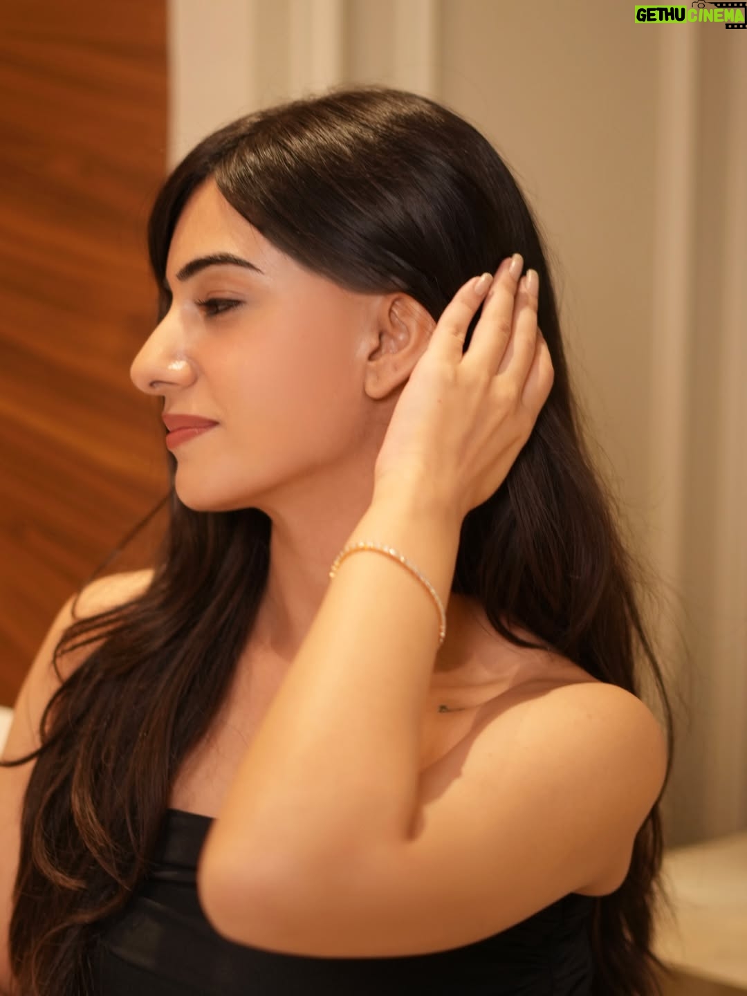 Shreya Thukral - 1K Likes - Your wrist’s new obsession✨

The Classic Tennis Bracelet by Guyal — crafted in 925 silver and set with lab‑grown diamonds for a sparkle that’s minimal, timeless, and effortlessly luxe. 💎

Shop now — link in @guyal_india’s bio. 💫

[classic tennis bracelet, 925 silver bracelet, lab grown diamond bracelet, minimal luxury jewellery, festive jewellery]