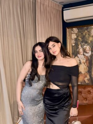 Shreya Thukral Instagram - Together, we have fun (but always in style) 💝💘💖💕💞💓💗

.
.

#besties #bestfriends #bffgoals