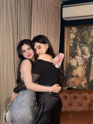 Shreya Thukral Instagram - Together, we have fun (but always in style) 💝💘💖💕💞💓💗

.
.

#besties #bestfriends #bffgoals