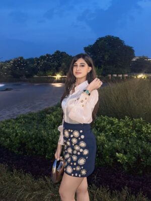 Shreya Thukral Instagram - consistently inconsistent 💅🏻💆🏻‍♀️🥟🍝👩🏻‍🤝‍👩🏼💫