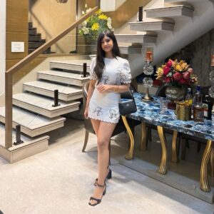 Shreya Thukral Instagram - Some goodbyes hurt a little more. Always cheering for you & you’ll always have a friend back home 😭😭❤️
miss you already!!!! 🇬🇧 

Co-ord Set @savana [ Use code ✨Shreya63✨ for some% ]

.
.
.

#bff #savana #savanasquad #explorepage #fyp