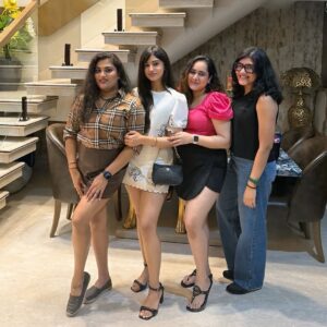 Shreya Thukral Instagram - Some goodbyes hurt a little more. Always cheering for you & you’ll always have a friend back home 😭😭❤️
miss you already!!!! 🇬🇧 

Co-ord Set @savana [ Use code ✨Shreya63✨ for some% ]

.
.
.

#bff #savana #savanasquad #explorepage #fyp