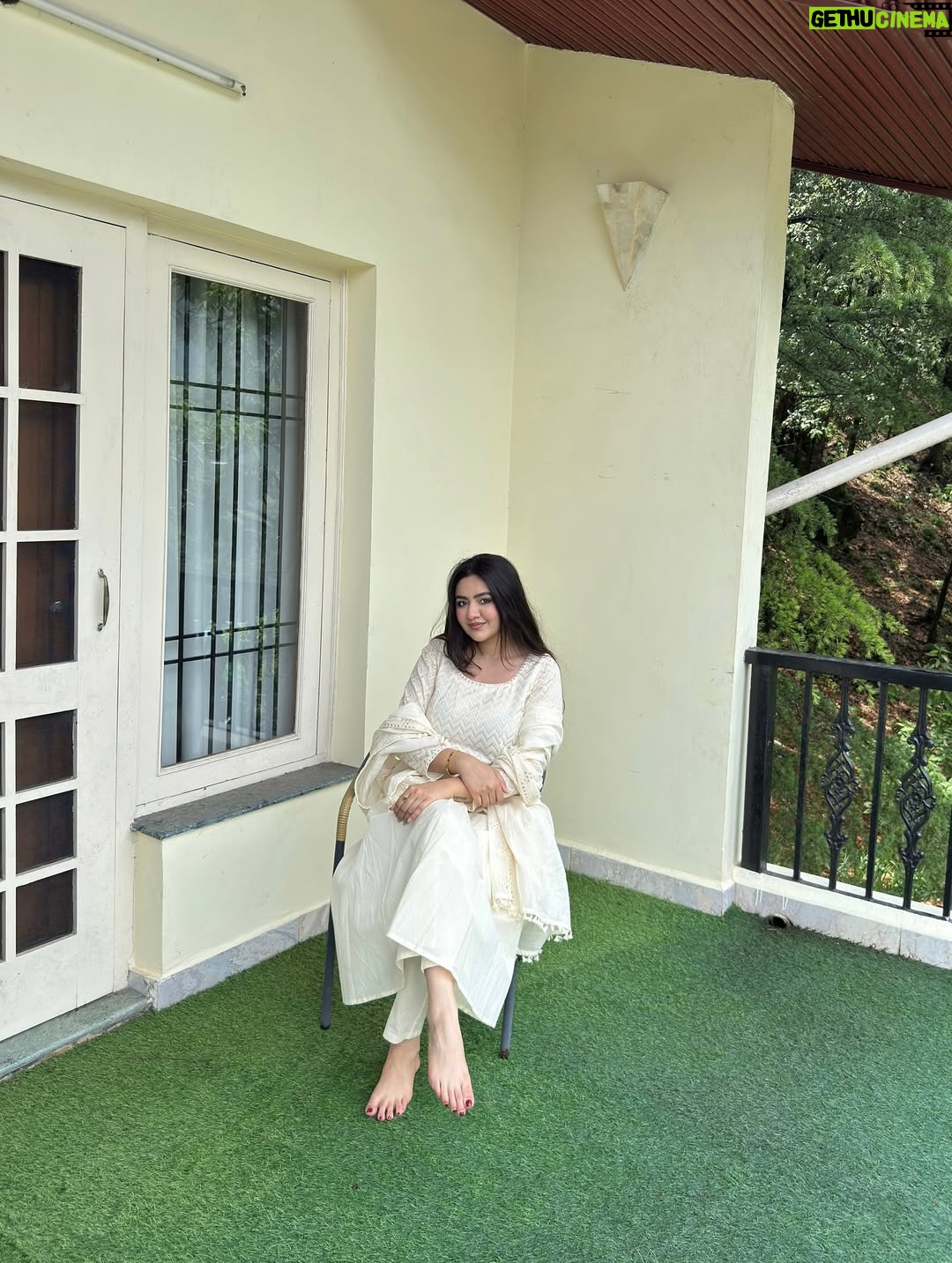 Shrija Tyagi - 6K Likes - 🤍🫶🏻
