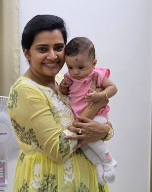 Shruthi Raj Instagram - IN THE QUIET OF A FRIEND'S HOME,HOLDING THEIR CHILD.YOU FEEL THE UNBREAKABLE BOND OF FAMILY,EVEN IF NOT BY BLOOD❤️❤️❤️
MOMENTS WITH MY LACHU THANGAM😘😘😘