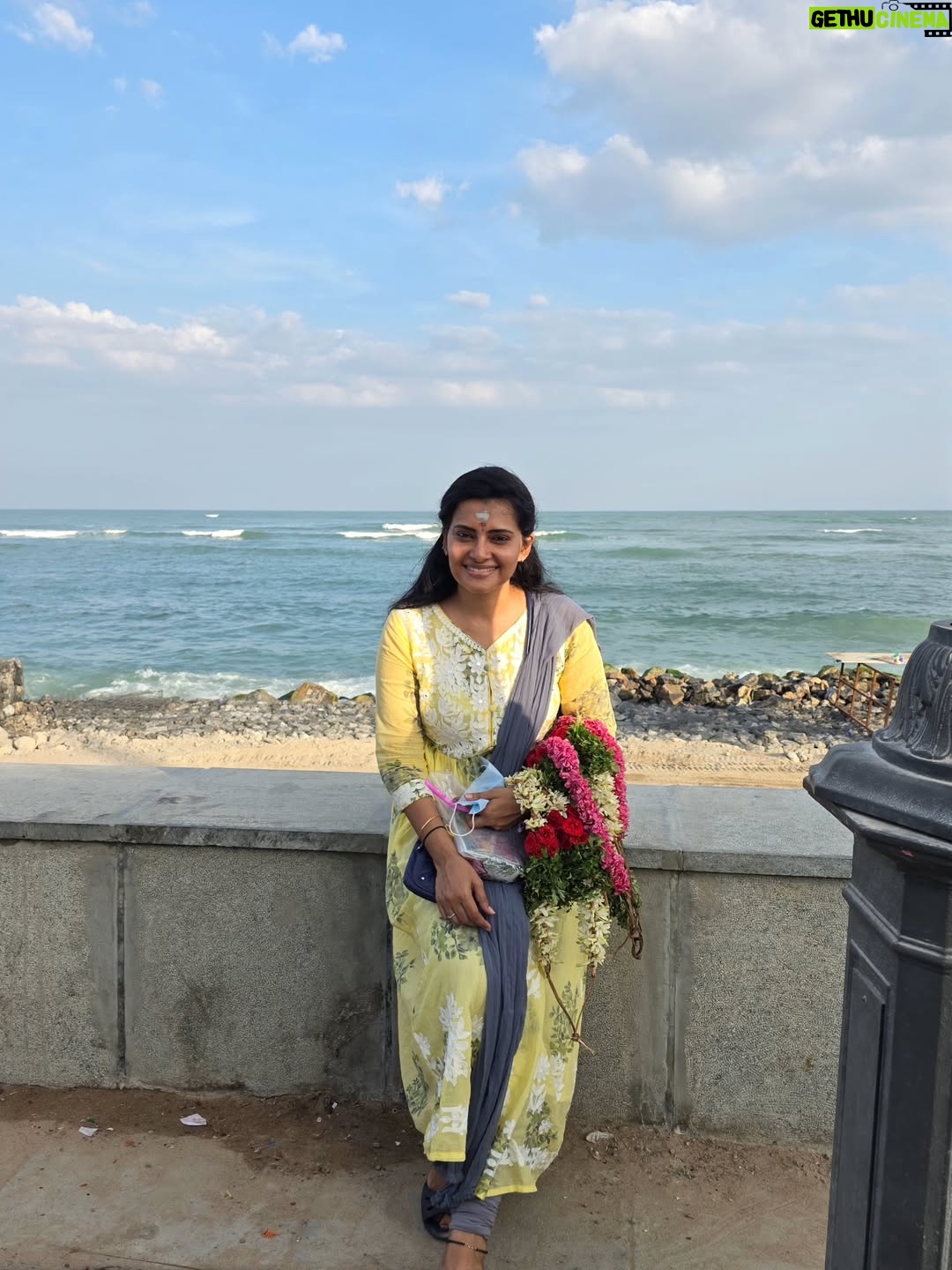 Shruthi Raj - 56.2K Likes - VETRIVEL MURUGANUKKU HAROGARA🙏🙏🙏

#temple #thiruchandur_temple#positivevibes