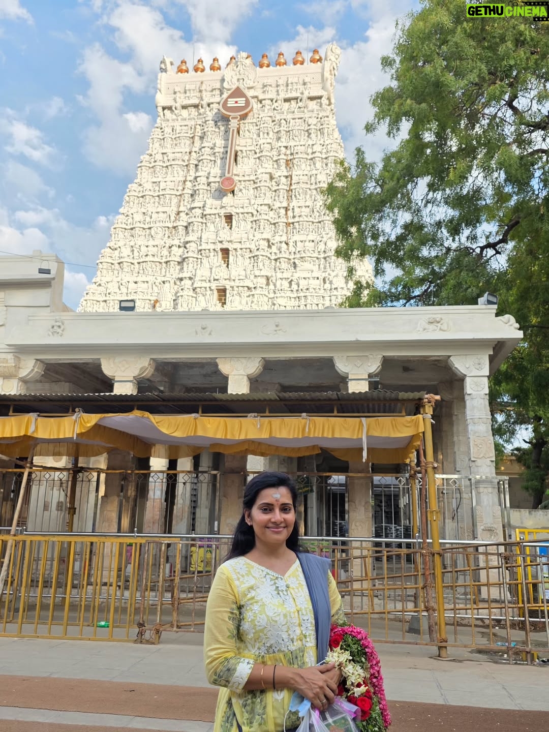 Shruthi Raj - 56.2K Likes - VETRIVEL MURUGANUKKU HAROGARA🙏🙏🙏

#temple #thiruchandur_temple#positivevibes