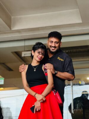 Shruthi Rajanikanth Instagram - A friendship that travels for ever ❤️ @arjunsomasekhar check out the last pic for our kumman 🤣🤣