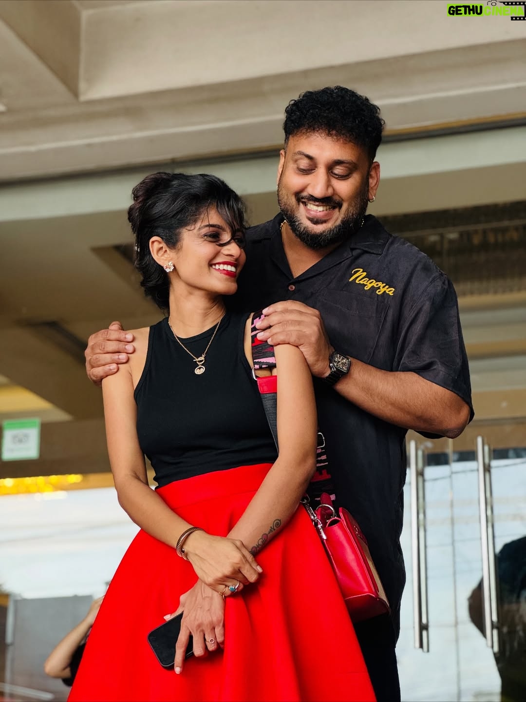 Shruthi Rajanikanth - 21.8K Likes - A friendship that travels for ever ❤️ @arjunsomasekhar check out the last pic for our kumman 🤣🤣