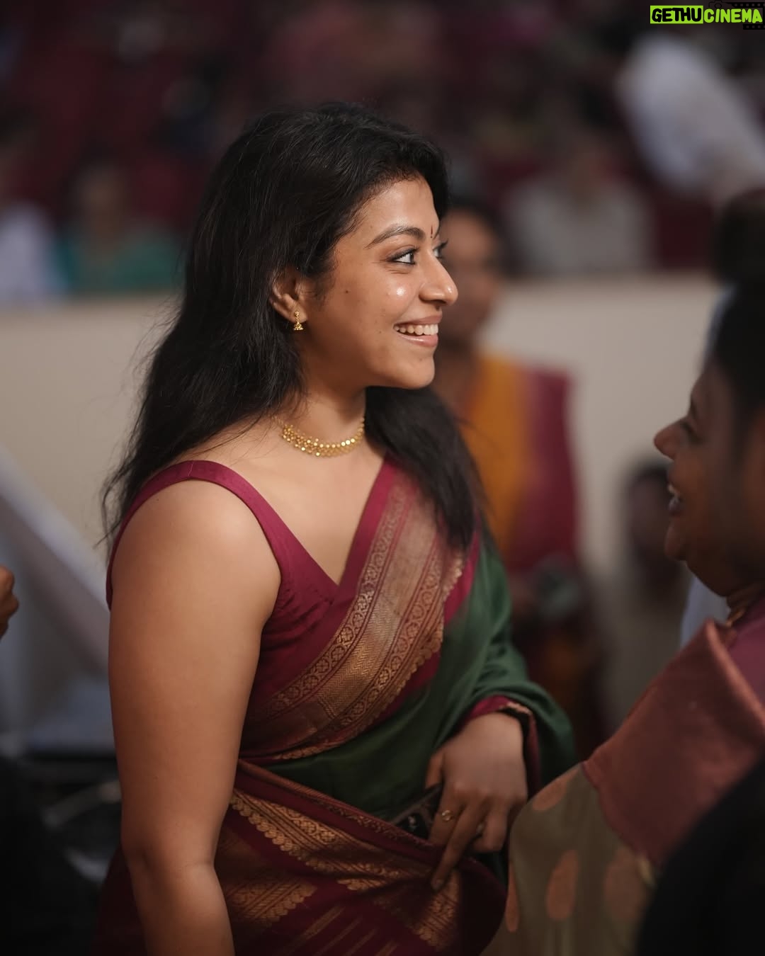 Shruti Ramachandran - 27.5K Likes - There is something about hand-me-down sarees. They have a certain feel to them, a certain smell, a softness that comes from many careful washes. Hand-me-down sarees wrap around you like a hug. Warm. No judgement. 
They have the tiniest pricks and tears from safety pins and rushed fingers of the past. 
The thing about this hand-me-down is that Amma still doesn’t know she’s handed it down to me. 🙃