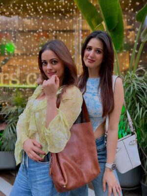Shruti Sodhi Instagram - This is the birthday year of great things to happen…of experiencing beyond what you already have..of miracles and magic and eternal sunshine…of strength and accomplishments…of living to the fullest and the beautiful blessing that your life is 💫 Love you tons through thick and thin, through all seasons & through life❤️ Happy happy birthday motto @isharikhi ❤️🎉 😘🤗❤️