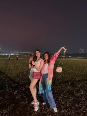 Shruti Sodhi Instagram - This is the birthday year of great things to happen…of experiencing beyond what you already have..of miracles and magic and eternal sunshine…of strength and accomplishments…of living to the fullest and the beautiful blessing that your life is 💫 Love you tons through thick and thin, through all seasons & through life❤️ Happy happy birthday motto @isharikhi ❤️🎉 😘🤗❤️