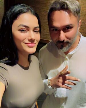 Shrutika Gaokkar Instagram - Yaar mera superstar 🤩🥰