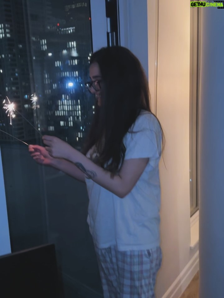 Shubhi Singh - 2.7K Likes - Phone khaali karne wala dump. :) 
.
.
.
#lifelately