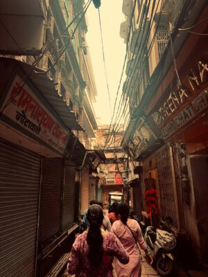 Shubhi Singh Instagram - A city older than history, younger than my heart. ❤️
Har har Mahadev. 🙏🏻
.
.
.
#kaashi #kaashivishwanath #varanasi #banaras