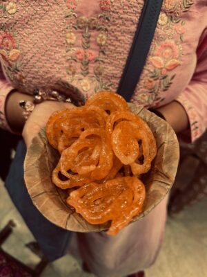 Shubhi Singh Instagram - A city older than history, younger than my heart. ❤️
Har har Mahadev. 🙏🏻
.
.
.
#kaashi #kaashivishwanath #varanasi #banaras