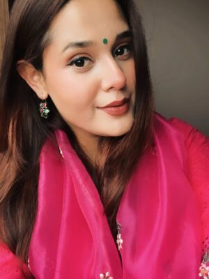 Shubhi Singh Instagram - A city older than history, younger than my heart. ❤️
Har har Mahadev. 🙏🏻
.
.
.
#kaashi #kaashivishwanath #varanasi #banaras