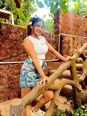 Shumayla Shaikh Instagram - Golden hours š¼
#instagood #travel #sunset #explore #look #pose