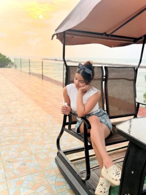 Shumayla Shaikh Instagram - Golden hours š¼
#instagood #travel #sunset #explore #look #pose