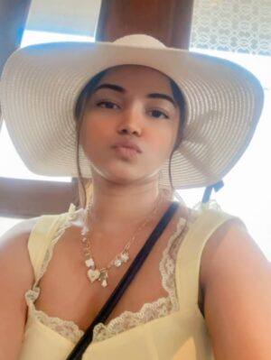Shumayla Shaikh Instagram - Making memories š¦š¼
Edit @innocent_zaid____
#holiday #explore #goa #vaccation #insta #love